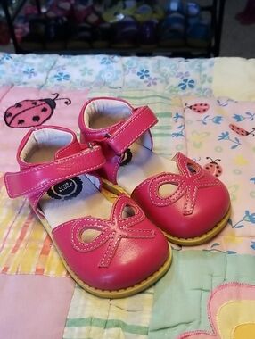 Livie & Luca Hot Pink Soft Leather Mary Jane with Bow Accent Size 5 Bows